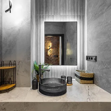 Old Town Urban Loft - With Parking Bratislava