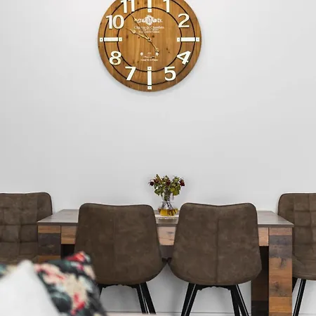 Old Town Urban Loft - With Parking Apartmán