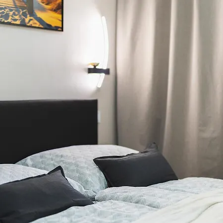 Old Town Urban Loft - With Parking Apartmán
