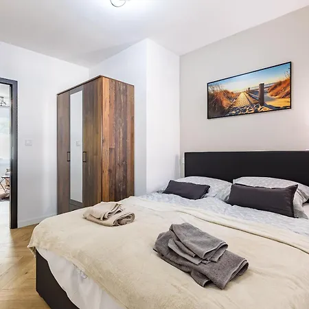 Old Town Urban Loft - With Parking Апартаменты Братислава